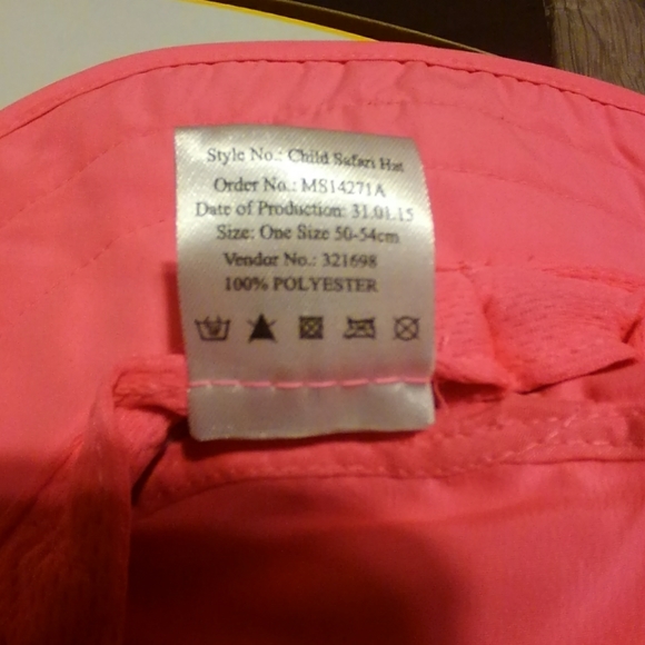 Sun hat fits most ages 3-10 - Picture 5 of 5